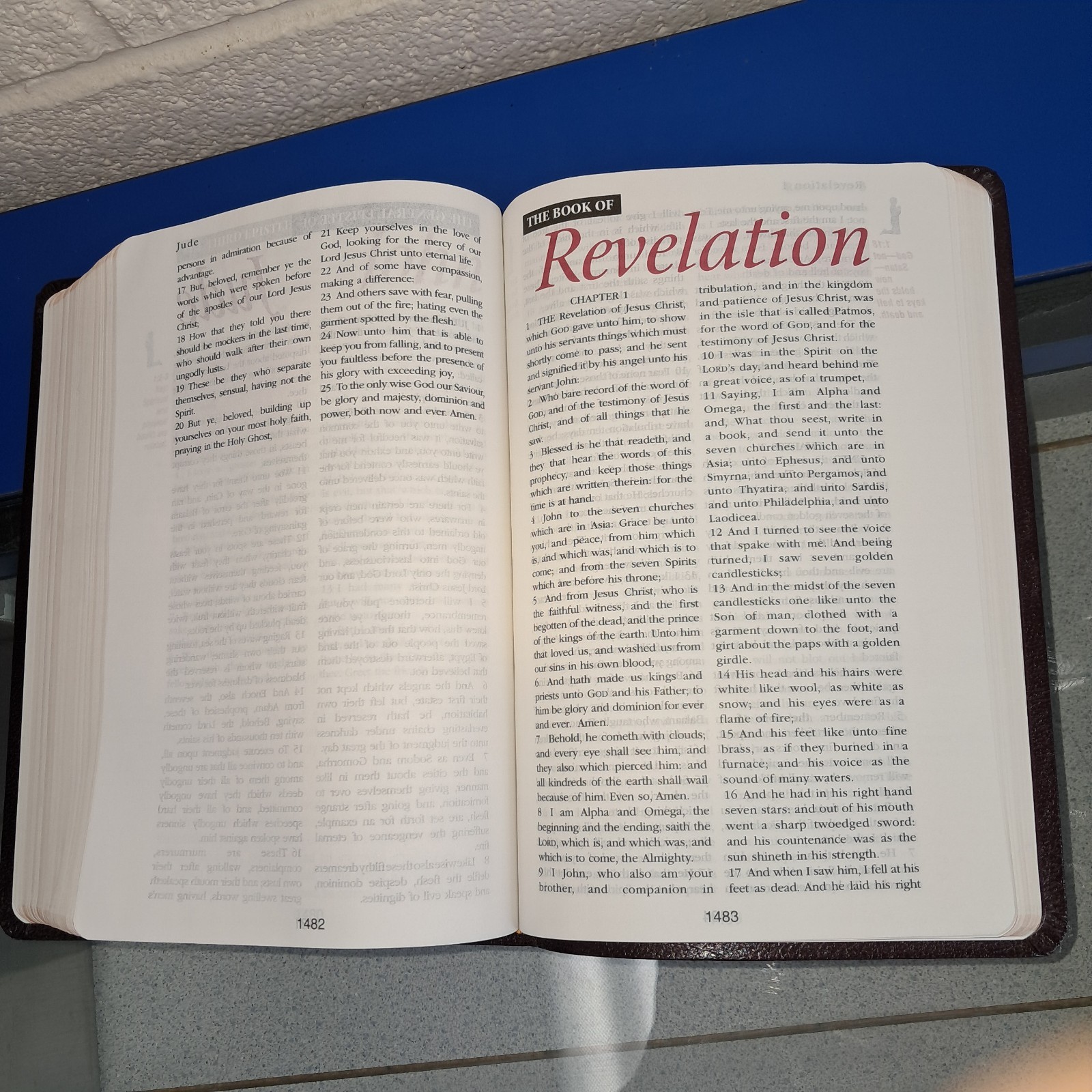 THE HEALING BIBLE MORRIS CERULLO HOLY BIBLE KING JAMES VERSION KJV TEXT 2009