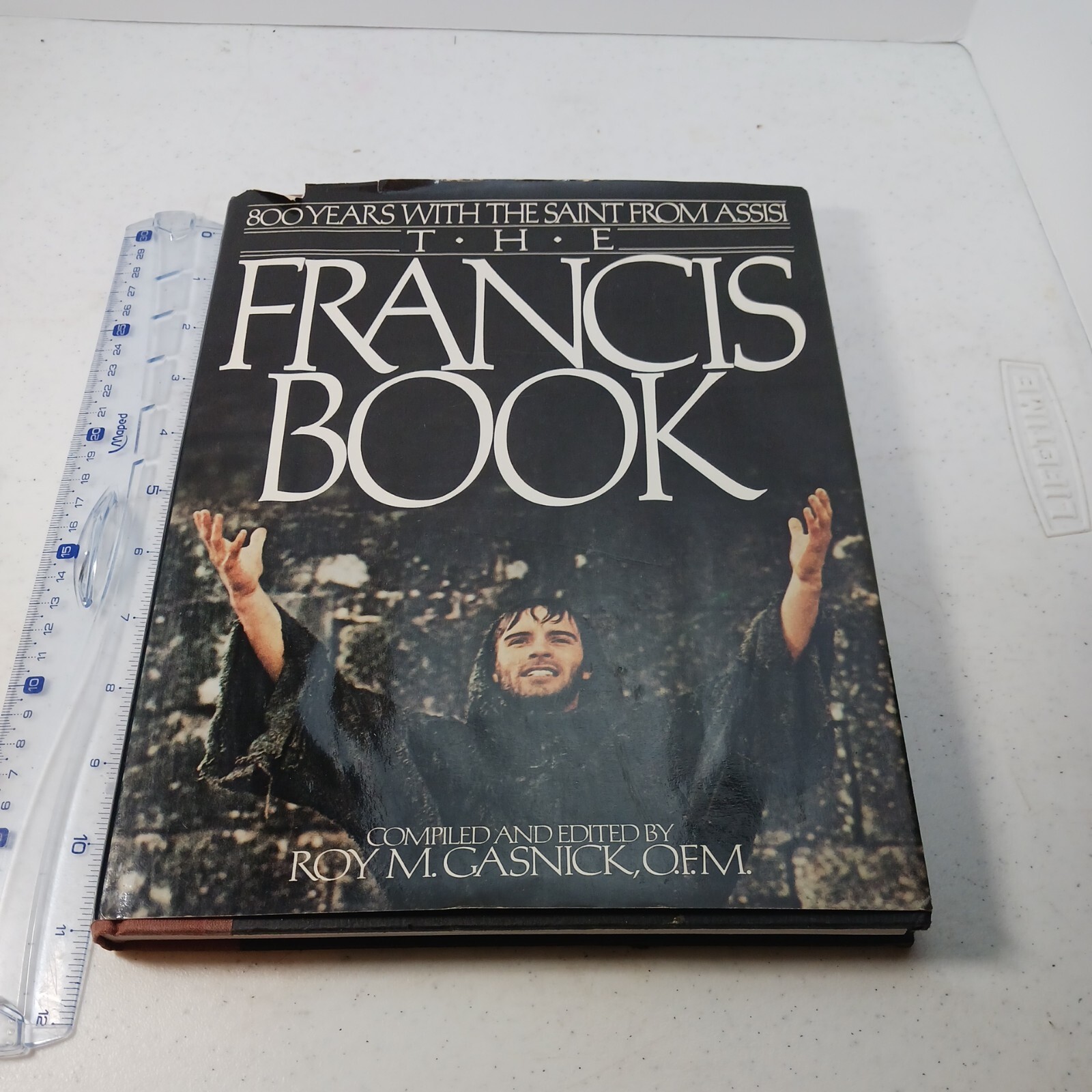 THE FRANCIS BOOK: 800 YEARS WITH THE SAINT FROM ASSISI By Roy Gasnick 1980