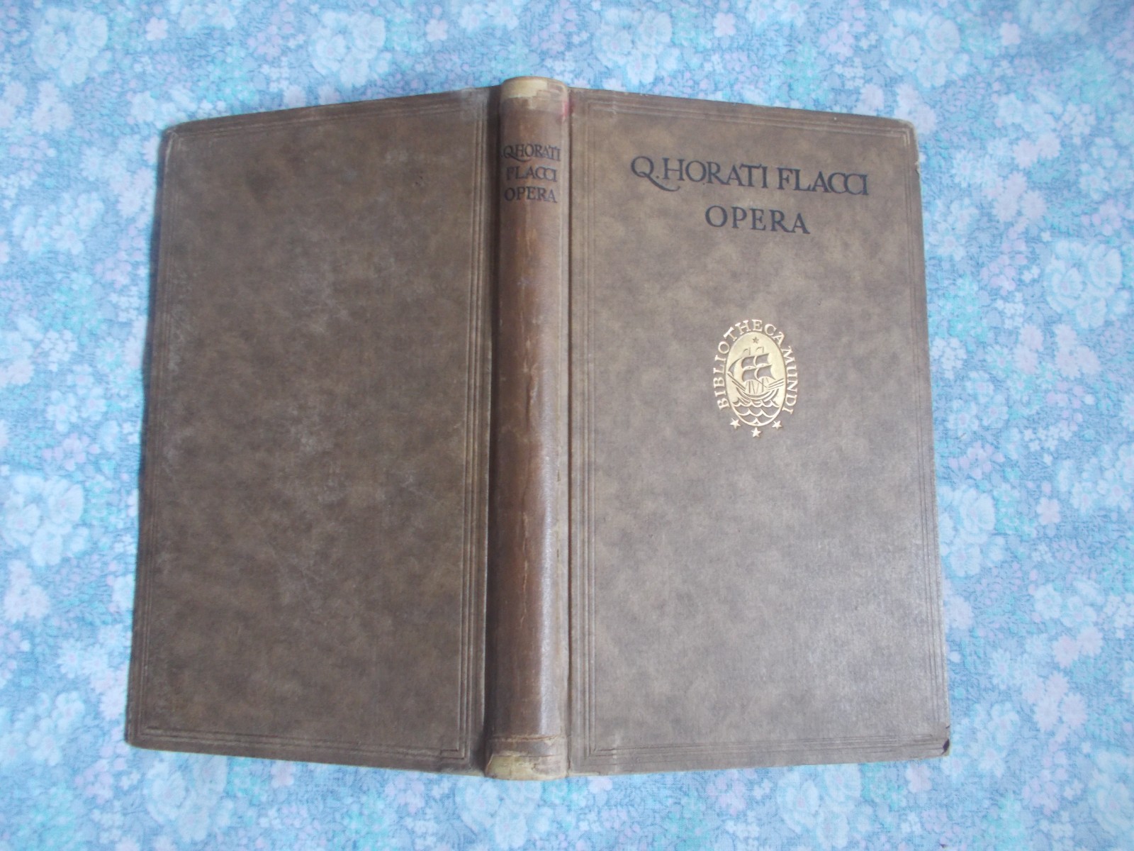Q. Horati Flacci OPERA Carmina Carmen Saeculare Latin text 1921 hb 288 pages
