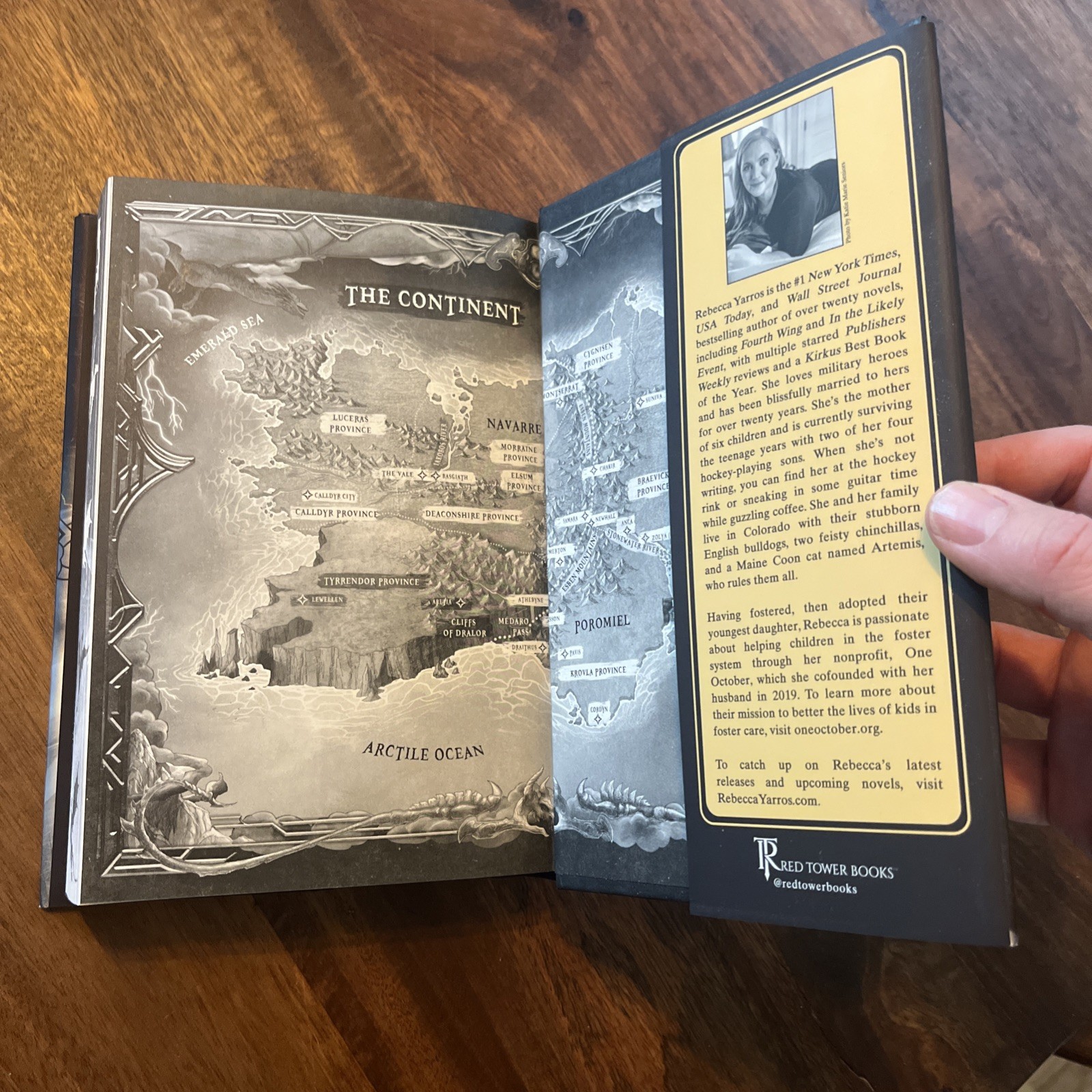 Onyx Storm Standard Edition Hardcover by Rebecca Yarros