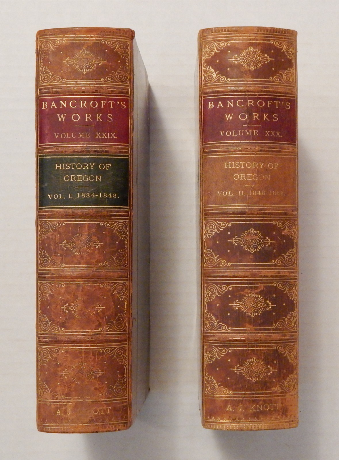 SET OF 2 ORIGINAL BANCROFT WORKS LEATHER BOOK HISTORY OREGON & MAP 1834-1888