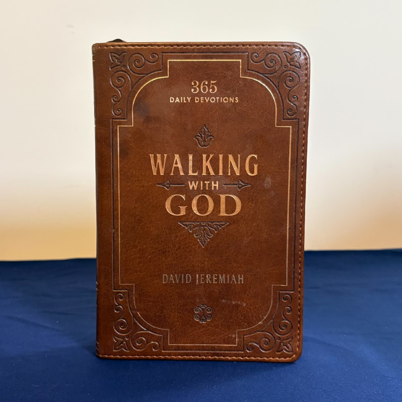 David Jeremiah Walking with God 365 Daily Devotions Leather Bound English