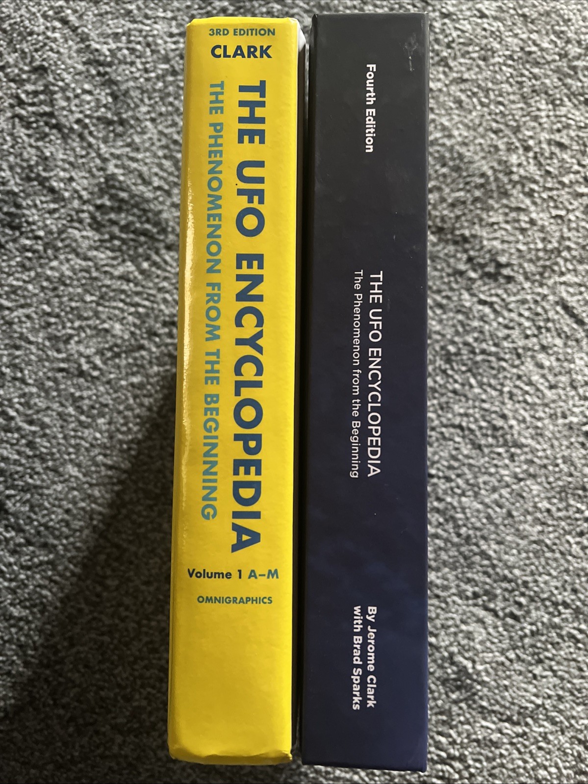 The UFO Encyclopedia Vols 1 & 2 A-Z Oversized HC 1600 Pages Jerome Clark Aliens
