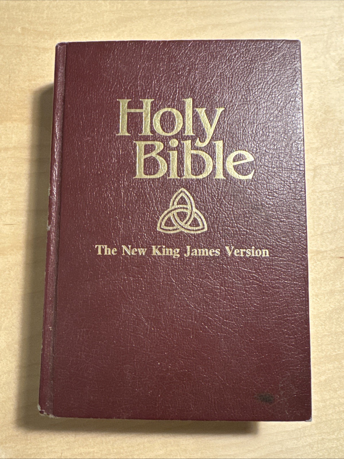 THE HOLY BIBLE NEW KING JAMES VERSION 1982 NELSON PUBLISHER-BURGUNDY