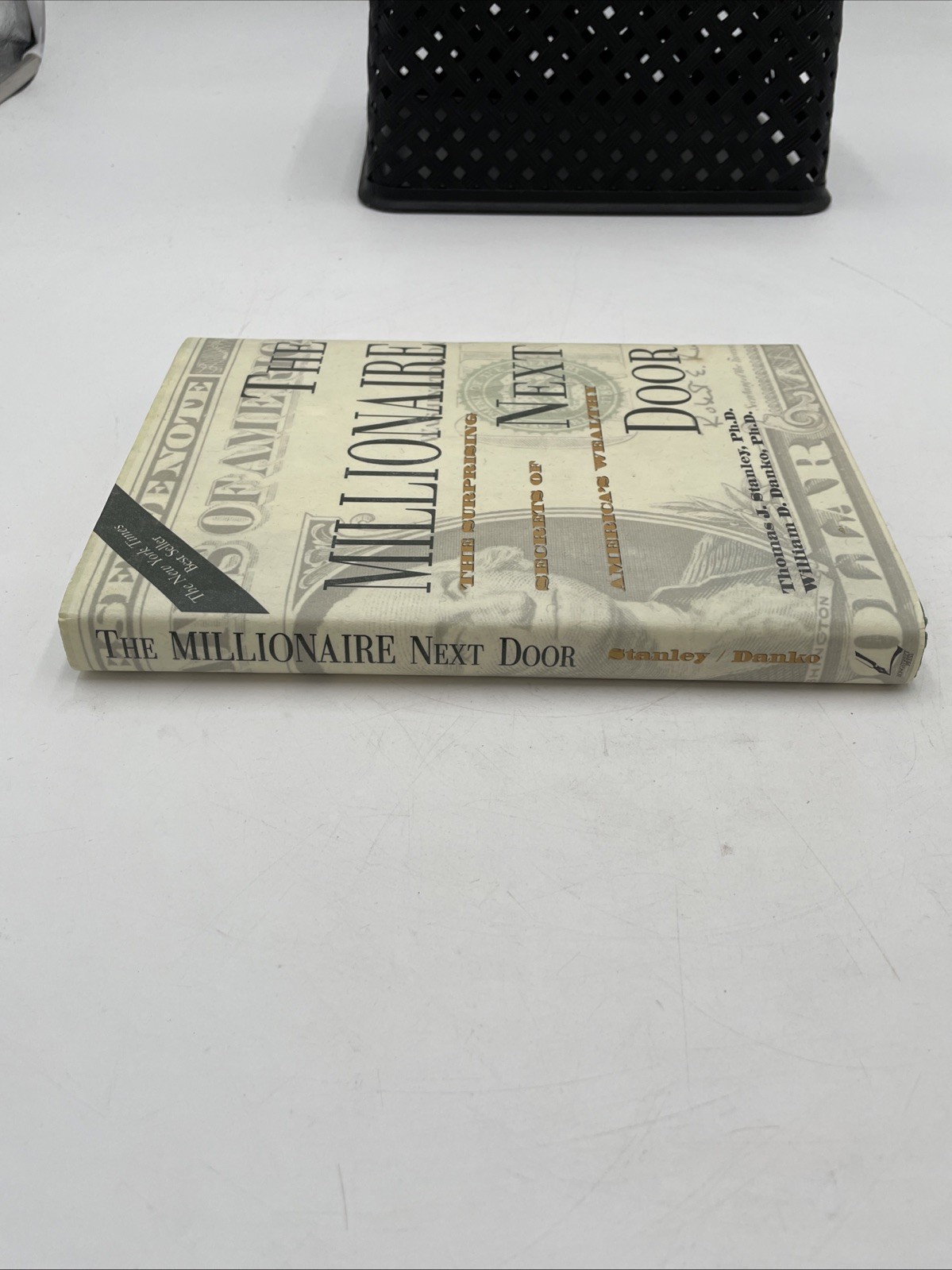 Thomas J. Stanley William D. Danko Millionaire Next Door Hardcover 1996
