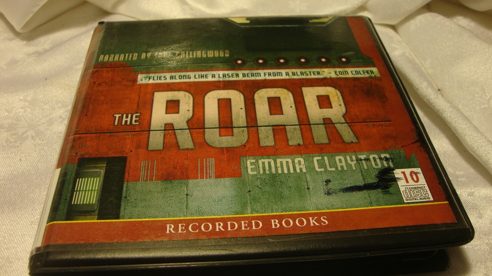 Audiobook YA “The Roar” By Emma Clayton Ex-Lib Unabridged 10 CDs/12.25 hr W5