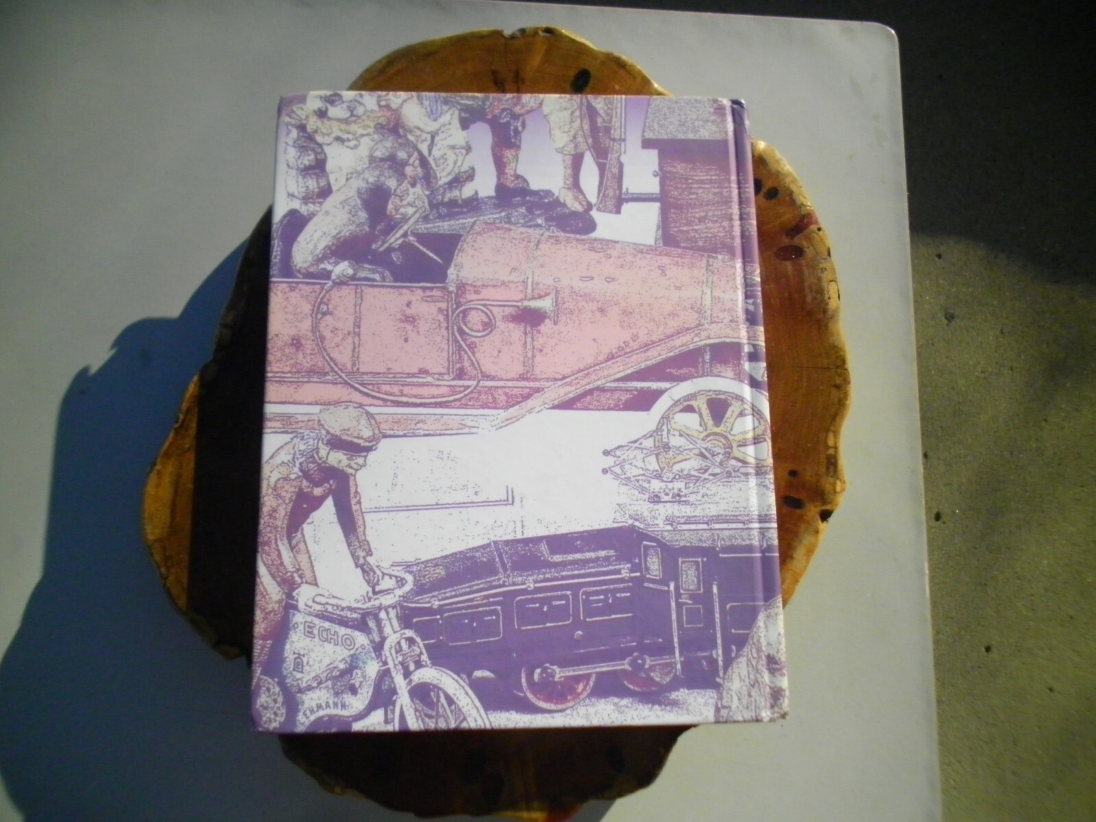 BERTOIA AUCTIONS BOOK 240 PAGES TOYs BANKS & TRAINS HARD COVER MAY 2015