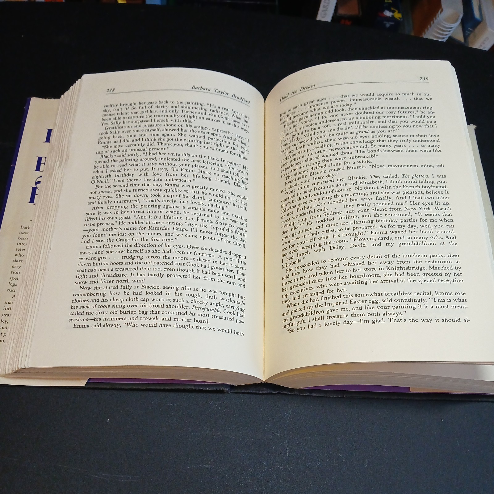 Hold The Dream – Barbara Taylor Bradford (Dust Jacket, Hardcover, 1985) 3L2