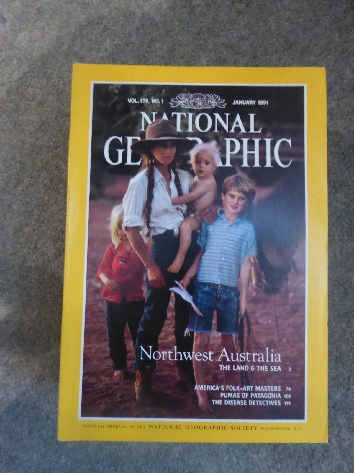 National Geographic magazine bundle x 41 1991-1993 complete plus