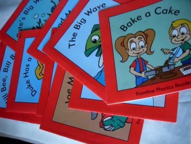 Bake a Cake – Paperback, by Leo D. Hall – Very Good